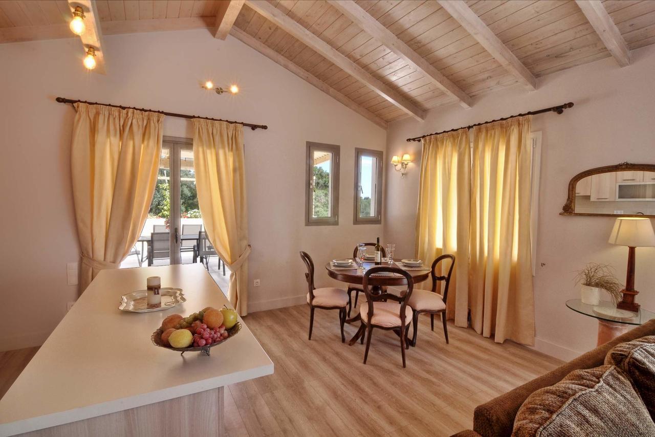 Veroniki Penthouse Deluxe Apartment Agios Ioannis Peristeron  Ngoại thất bức ảnh